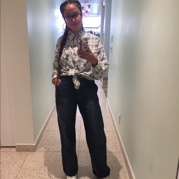 Meet your Posher, Yari - Picture 1 of 1